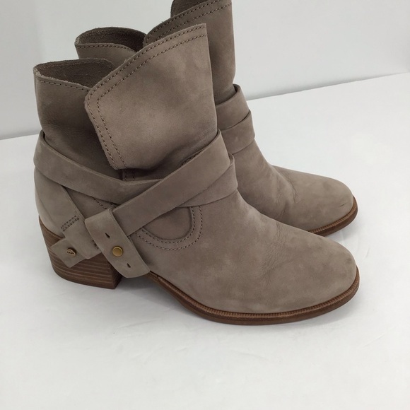 UGG Women’s Elora Suede Leather Ankle Block Heel Bootie Taupe Size 7 - Picture 3 of 10